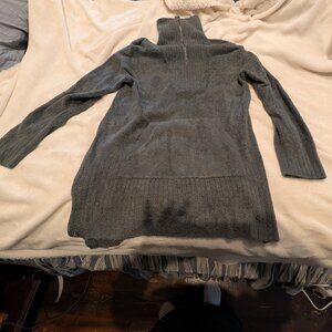 Barefoot Dreams Cozychic Light quarter zip tunic small green/gray